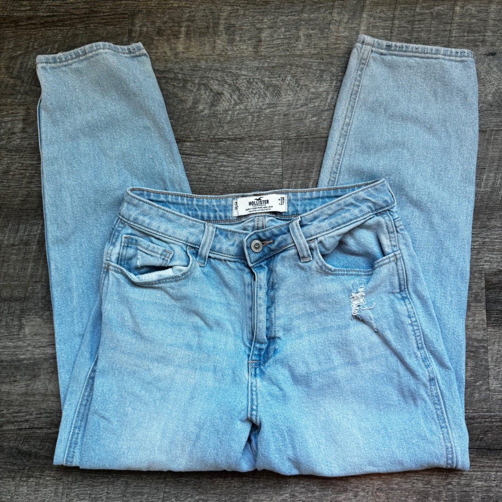 Hollister Curvy High-Rise Mom Jean 7 W28 L27 Light‎ Wash Distressed Stretch